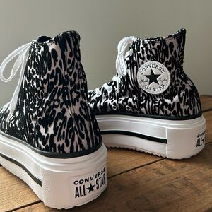 Chuck Taylor All Star Double Lift Stack Platform Unisex Hi Top Leopard 7M 9W